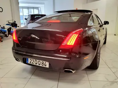 Jaguar XJ 2012 - 19950 EUR, 255600 km - AUTO.MOTO.pt - 255600km - foto 8 de 33