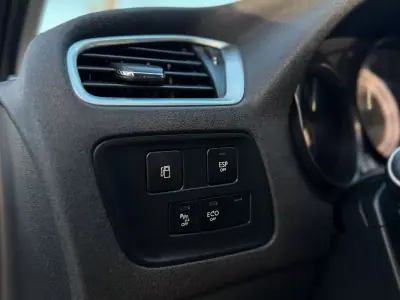 Citroën C4 2012 - 8990 EUR, 185518 km - AUTO.MOTO.pt - 185518km - foto 9 de 10