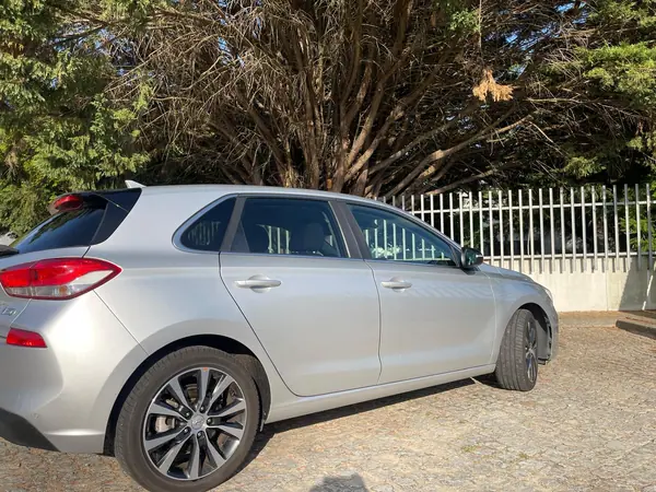 Hyundai i30 2019 - 12300 EUR, 140000 km - AUTO.MOTO.pt - 140000km - foto 7 de 10