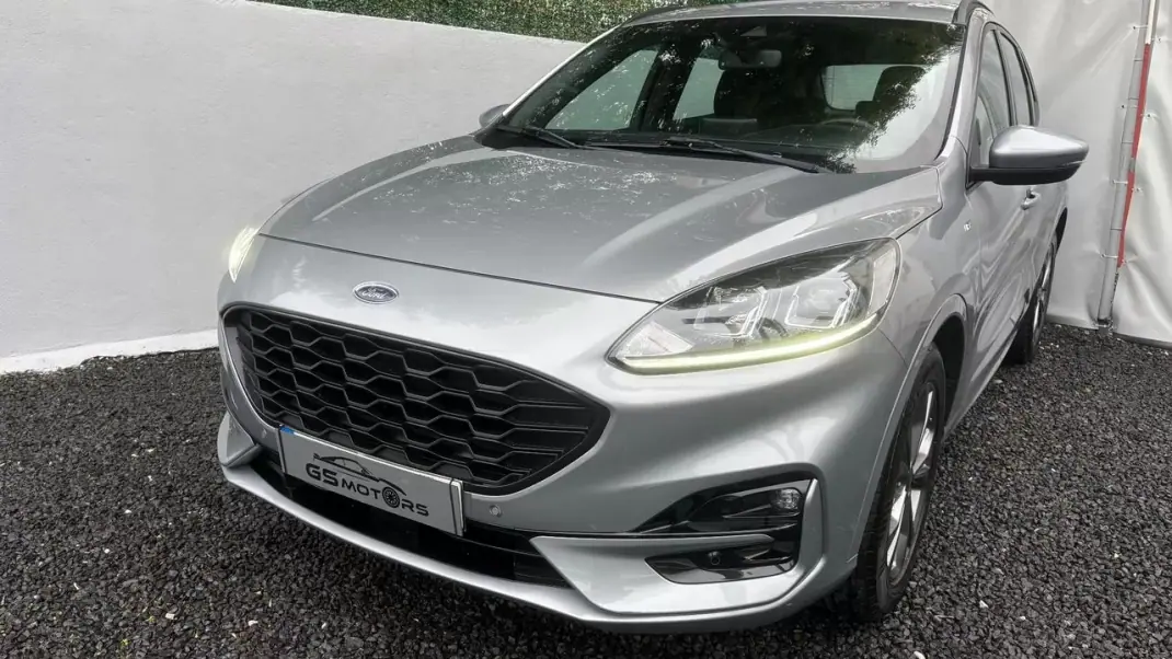 Ford Kuga 2022 - 14900 EUR, 69000 km - AUTO.MOTO.pt - 69000km - foto 1 de 9