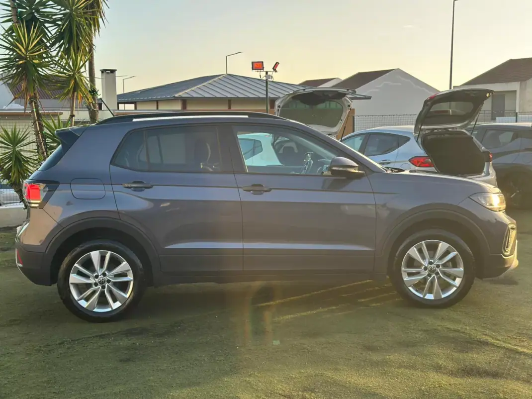 Volkswagen T-Cross 2024 - 23490 EUR, 48540 km - AUTO.MOTO.pt - 48540km - foto 4 de 17
