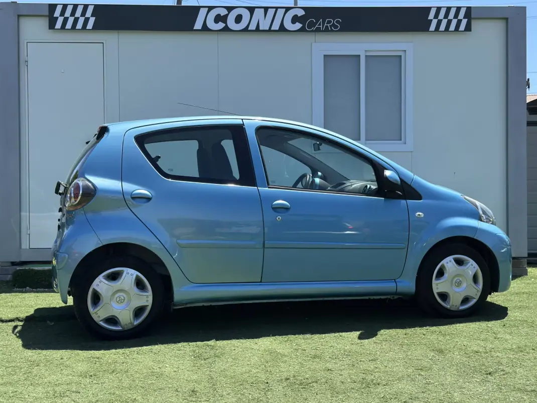 Toyota Aygo 2013 - 6490 EUR, 72000 km - AUTO.MOTO.pt - 72000km - foto 6 de 28
