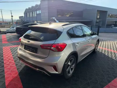 Ford Focus 2020 - 17300 EUR, 103000 km - AUTO.MOTO.pt - 103000km - foto 3 de 10