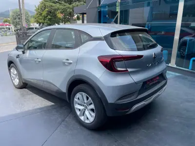 Renault Captur 2022 - 18900 EUR, 101000 km - AUTO.MOTO.pt - 101000km - foto 6 de 12