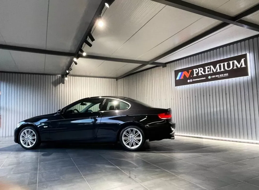 BMW 320 2007 - 13500 EUR, 221000 km - AUTO.MOTO.pt - 221000km - foto 14 de 33