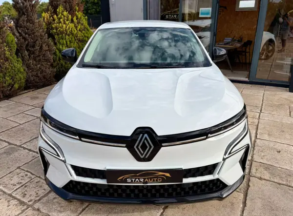 Renault Mégane E-Tech 2023 - 21990 EUR, 35718 km - AUTO.MOTO.pt - 35718km - foto 2 de 18
