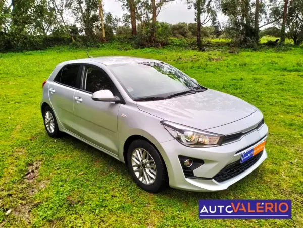 Kia Rio 2021 - 14450 EUR, 70980 km - AUTO.MOTO.pt - 70980km - foto 9 de 32