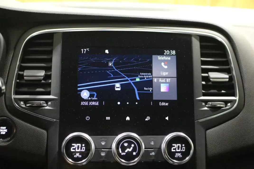 Renault Mégane Sport Tourer 2022 - 16250 EUR, 167000 km - AUTO.MOTO.pt - 167000km - foto 27 de 32