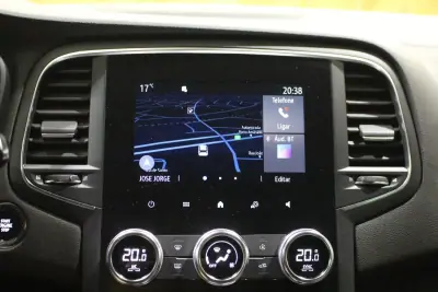 Renault Mégane Sport Tourer 2022 - 16250 EUR, 167000 km - AUTO.MOTO.pt - 167000km - foto 27 de 32