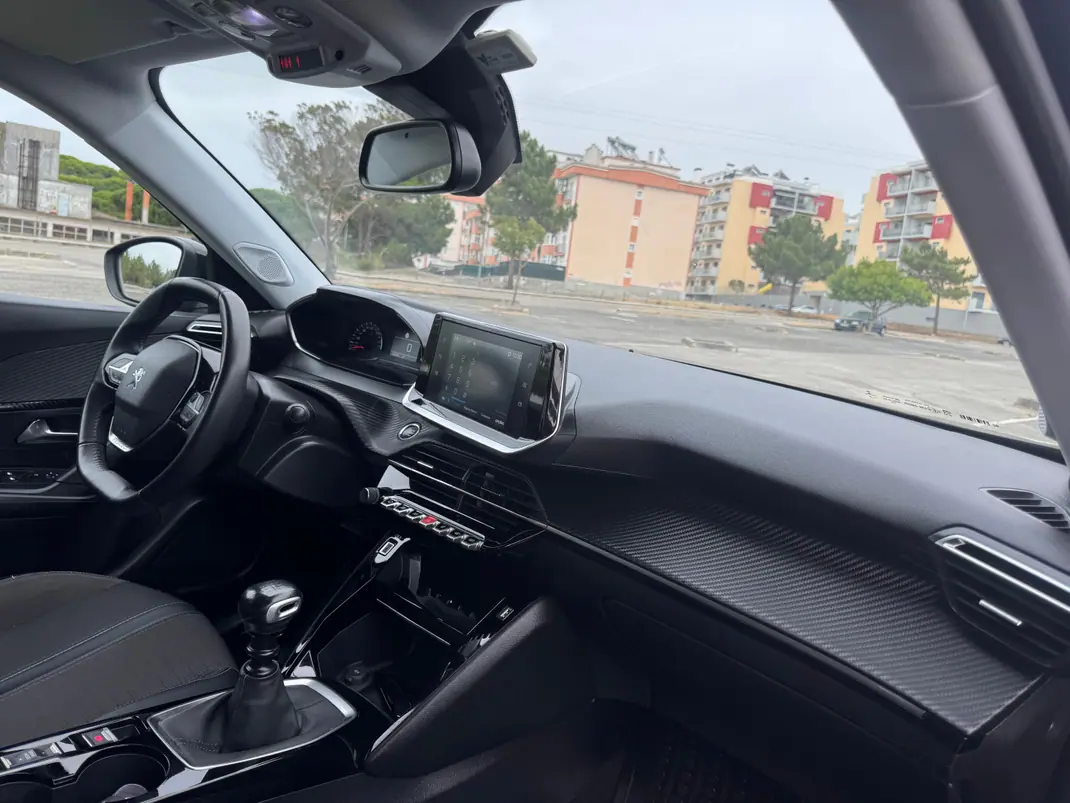 Peugeot 2008 2022 - 185000 EUR, 67000 km - 67000km - foto 5 de 12