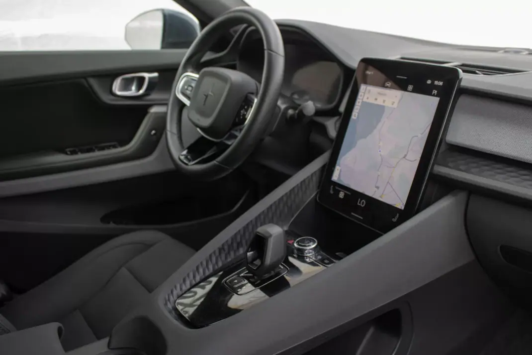 Polestar 2 2021 - 22500 EUR, 138000 km - AUTO.MOTO.pt - 138000km - foto 39 de 46