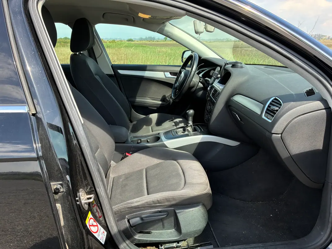 Audi A4 Avant 2010 - 8500 EUR, 216000 km - AUTO.MOTO.pt - 216000km - foto 3 de 6