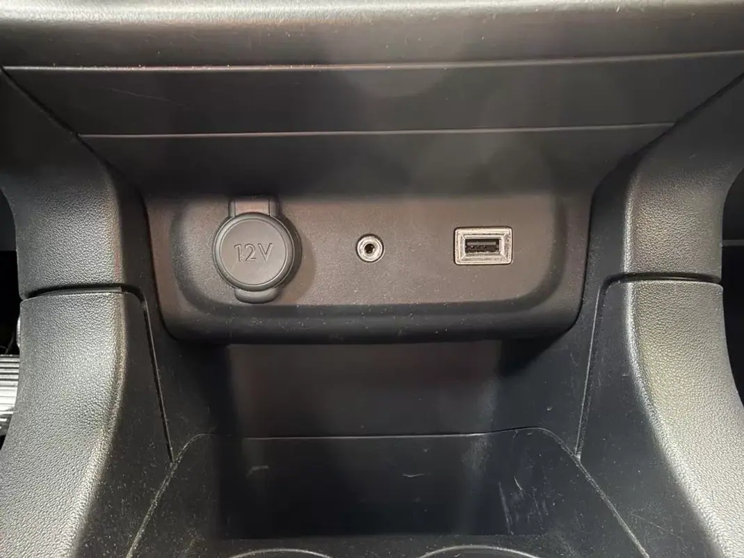 Citroën C3 2017 - 8750 EUR, 53118 km - AUTO.MOTO.pt - 53118km - foto 42 de 45