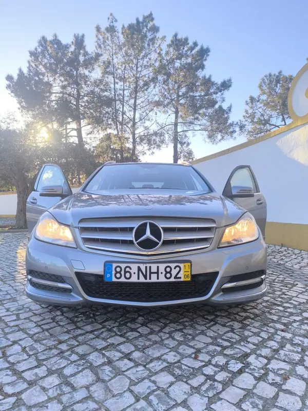 Mercedes-Benz C 220 2011 - 12500 EUR, 160000 km - AUTO.MOTO.pt - 160000km - foto 12 de 15