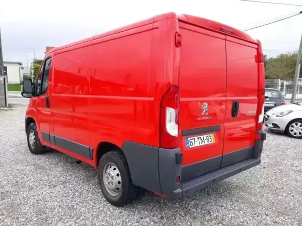 Peugeot BOXER 2.0 HDI C IVA 2017 - 12999 EUR, 100000 km - AUTO.MOTO.pt - 100000km - foto 4 de 11
