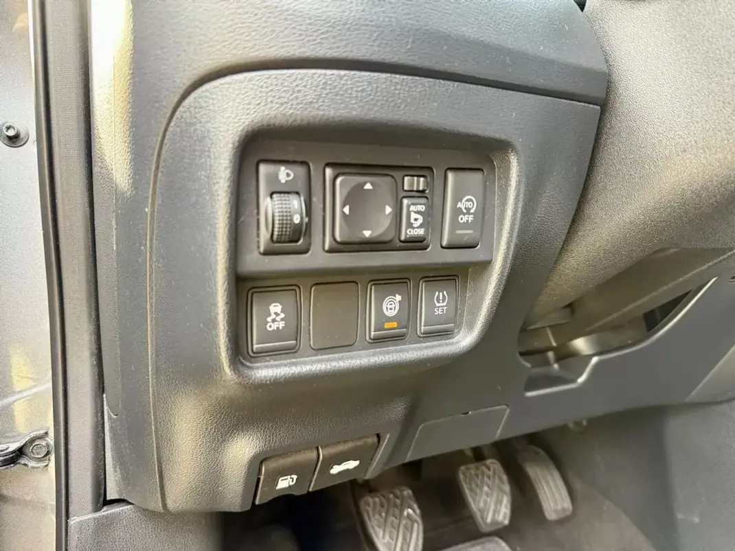 Nissan Juke 2015 - 10990 EUR, 116950 km - AUTO.MOTO.pt - 116950km - foto 27 de 41