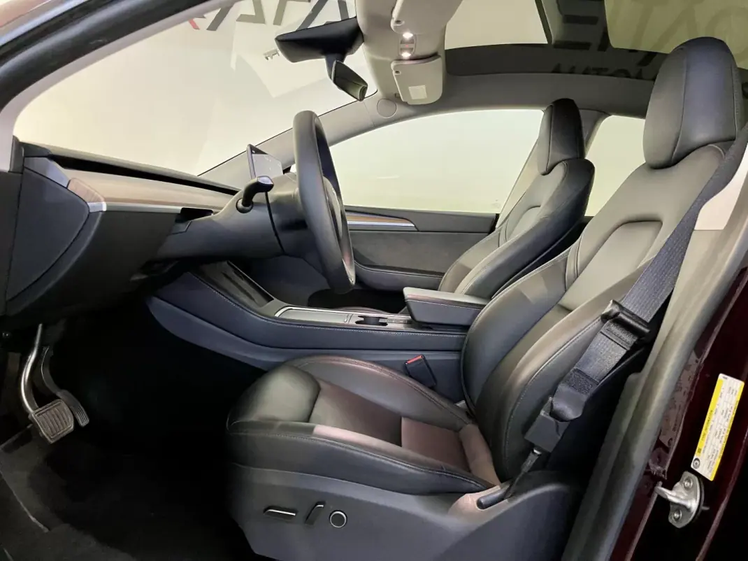 Tesla Model Y 2023 - 38900 EUR, 80000 km - 80000km - foto 15 de 38