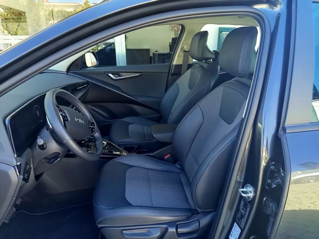 Kia e-Niro 2023 - 28490 EUR, 18622 km - 18622km - foto 10 de 17