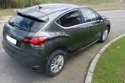 Citroën DS4 2012 - 7850 EUR, 182443 km - 182443km - foto 4 de 13