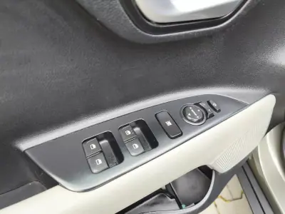 Kia Stonic 2019 - 15900 EUR, 32000 km - AUTO.MOTO.pt - 32000km - foto 12 de 15