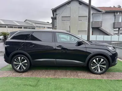 Peugeot 5008 2018 - 14900 EUR, 140000 km - AUTO.MOTO.pt - 140000km - foto 19 de 52