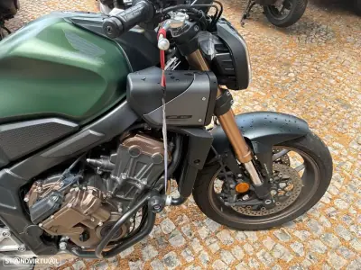 Honda CB 1100 2024 - 7550 EUR, 17666 km - AUTO.MOTO.pt - 17666km - foto 12 de 13