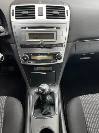 Toyota Avensis SW 2014 - 11900 EUR, 183000 km - AUTO.MOTO.pt - 183000km - foto 8 de 20