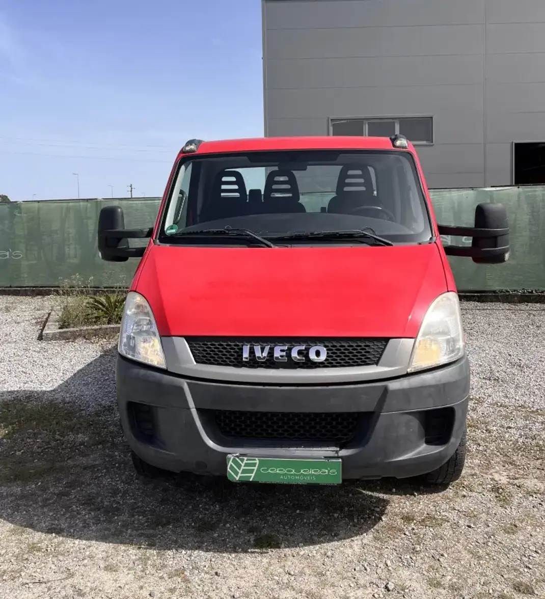Iveco 2010 - 13250 EUR, 123000 km - AUTO.MOTO.pt - 123000km - foto 1 de 11