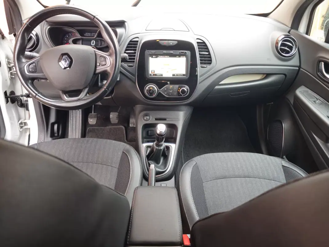 Renault Captur 2019 - 15990 EUR, 70400 km - AUTO.MOTO.pt - 70400km - foto 10 de 10