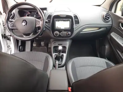 Renault Captur 2019 - 15990 EUR, 70400 km - AUTO.MOTO.pt - 70400km - foto 10 de 10