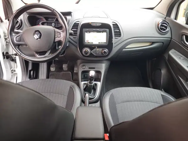 Renault Captur 2019 - 15500 EUR, 70400 km - AUTO.MOTO.pt - 70400km - foto 10 de 10