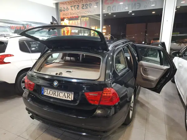 BMW 318 2011 - 8900 EUR, 290000 km - AUTO.MOTO.pt - 290000km - foto 2 de 13