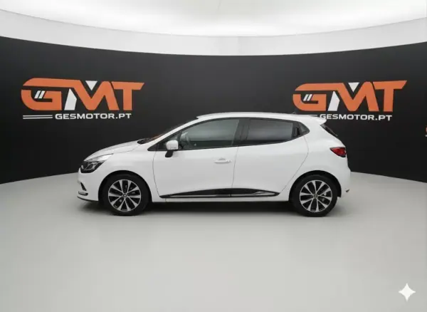 Renault Clio 2020 - 11990 EUR, 99000 km - AUTO.MOTO.pt - 99000km - foto 2 de 12