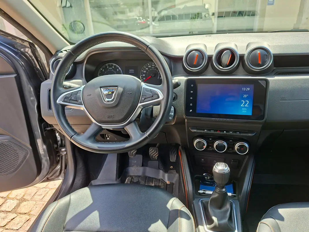 Dacia Duster 2022 - 15750 EUR, 82500 km - AUTO.MOTO.pt - 82500km - foto 8 de 10