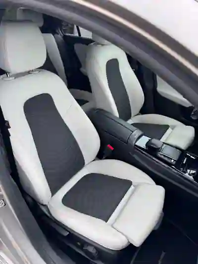 Mercedes-Benz A 180 Limousine 2020 — foto 6 de 12