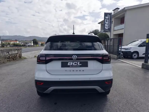 Volkswagen T-Cross 2019 - 18990 EUR, 100000 km - 100000km - foto 6 de 50
