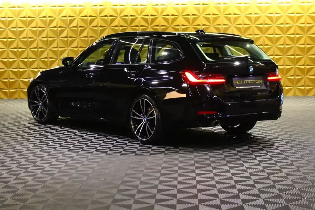 BMW 318 2022 - 27250 EUR, 132000 km - AUTO.MOTO.pt - 132000km - foto 12 de 38