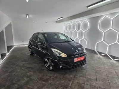 Peugeot 208 2019 - 11950 EUR, 90328 km - AUTO.MOTO.pt - 90328km - foto 2 de 90