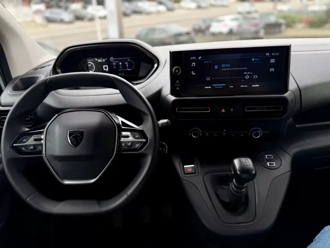 Peugeot 2024 - 18950 EUR, 82000 km - AUTO.MOTO.pt - 82000km - foto 21 de 24