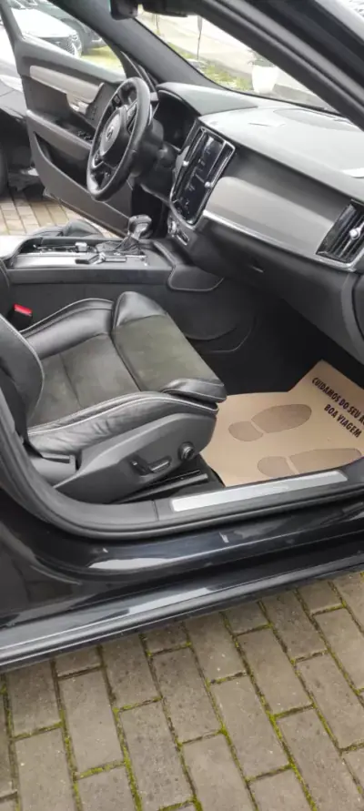 Volvo S90 2018 - 20500 EUR, 404000 km - AUTO.MOTO.pt - 404000km - foto 6 de 7