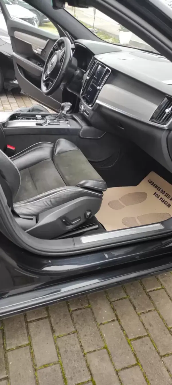 Volvo S90 2018 - 14850 EUR, 404000 km - AUTO.MOTO.pt - 404000km - foto 6 de 7