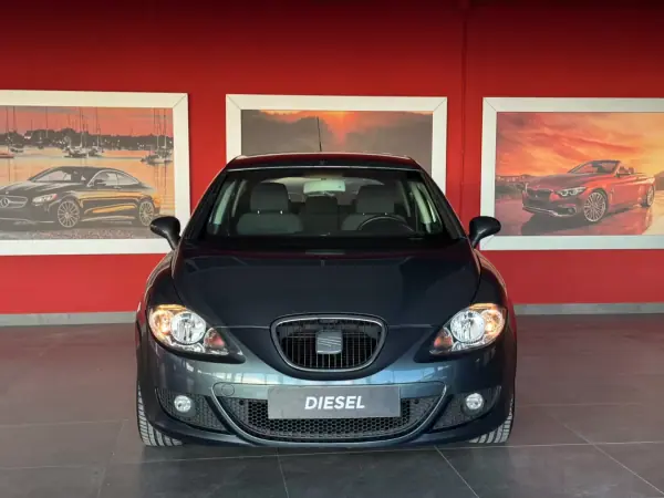 SEAT Leon 2008 - 6500 EUR, 293258 km - AUTO.MOTO.pt - 293258km - foto 5 de 20