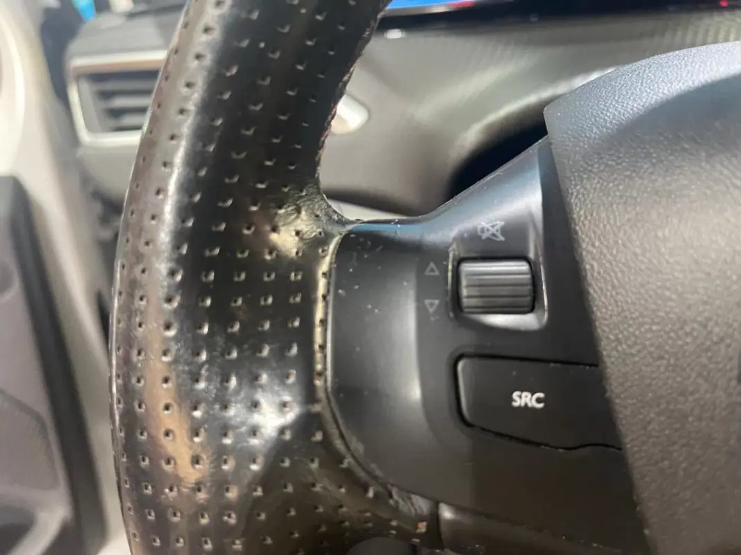 Peugeot 2008 2015 - 8500 EUR, 166000 km - AUTO.MOTO.pt - 166000km - foto 39 de 44