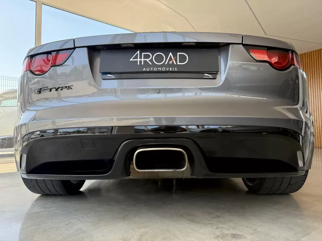 Jaguar F-Type 2018 - 46000 EUR, 64300 km - AUTO.MOTO.pt - 64300km - foto 52 de 135