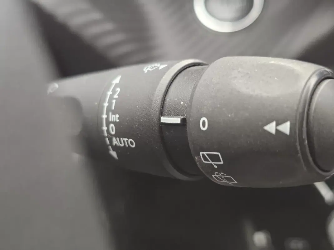 Peugeot 2008 2021 - 16500 EUR, 169015 km - AUTO.MOTO.pt - 169015km - foto 12 de 22