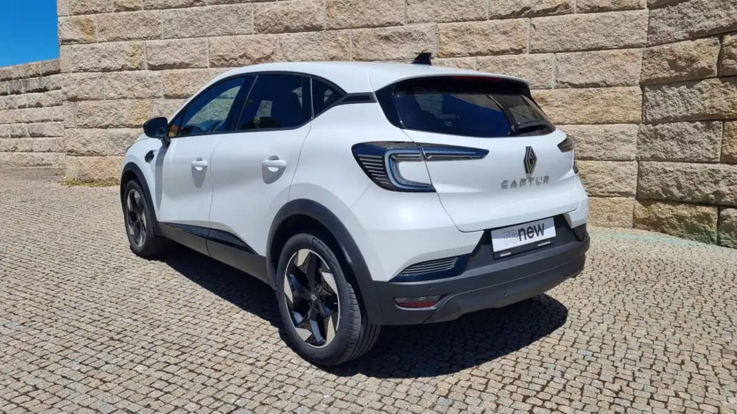 Renault Captur 2025 - 24000 EUR, 10335 km - AUTO.MOTO.pt - 10335km - foto 2 de 36