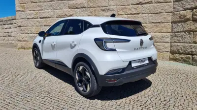 Renault Captur 2025 - 24000 EUR, 10335 km - AUTO.MOTO.pt - 10335km - foto 2 de 36