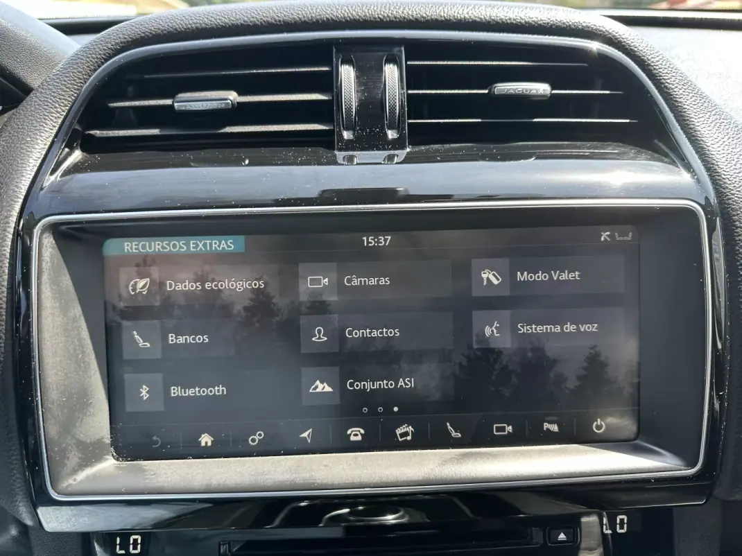 Jaguar F-Pace 2018 - 22500 EUR, 146000 km - 146000km - foto 48 de 69