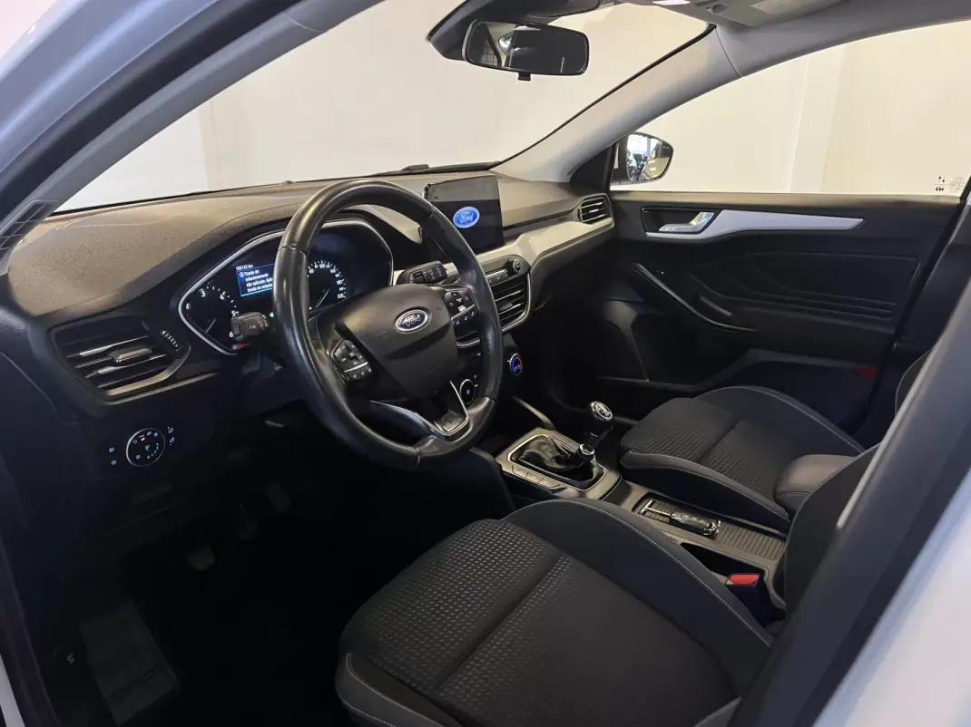 Ford Focus SW 2020 - 12990 EUR, 170000 km - AUTO.MOTO.pt - 170000km - foto 11 de 38