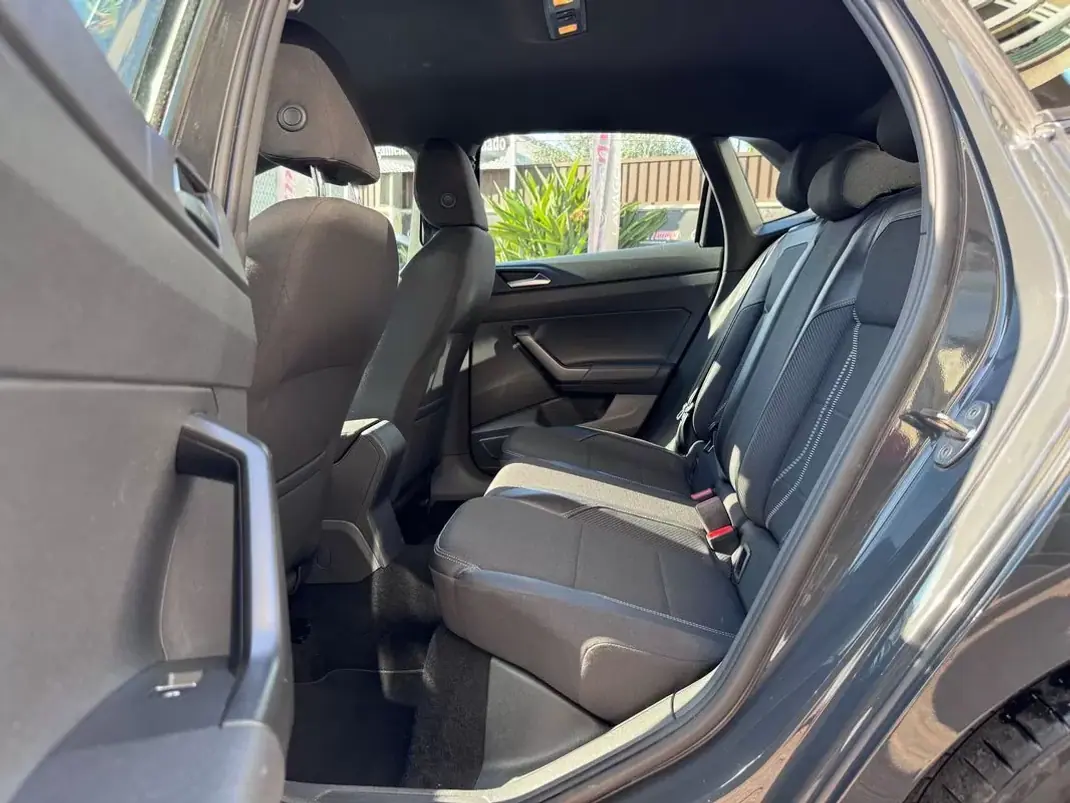 Volkswagen Polo 2018 - 14900 EUR, 186328 km - 186328km - foto 11 de 32